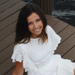 Meet your Posher, Chloe